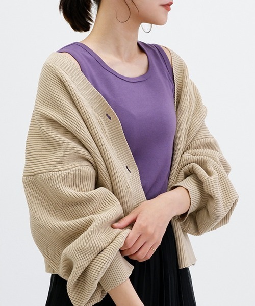 CLOTHY(クロシィ)の「【フィット感のある柔らか素材♪ヨガやスポーツにも◎】スムースベーシックタンクトップ(タンクトップ・レディース・オフホワイト/イエロー/ネイビー/パープル/ブラック/オリーブ/グレイッシュベージュ/グレー/チャコールグレー/ダークグリーン/ローズ/ピンク/ブラウン・SMALL/MEDIUM/LARGE/X-LARGE/XX-LARGE)」の14枚目の写真