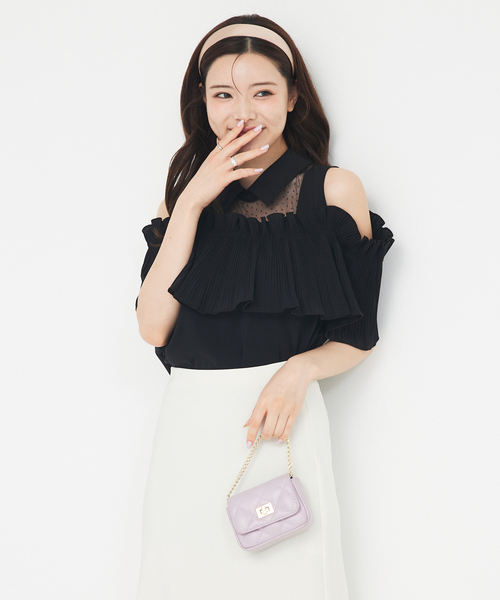 SELFIST（セルフィスト）の「ショルダーオープンプリーツブラウス　シアー　ドット　夏服（シャツ/ブラウス・レディース・オフホワイト/ブラック・フリー）」の5枚目の写真