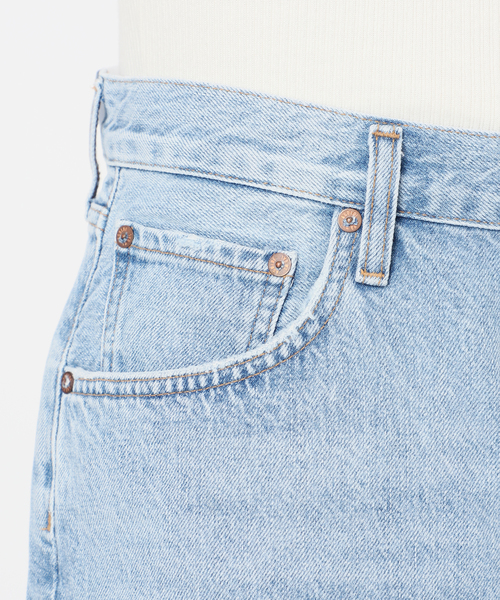 AGOLDE（エーゴールドイー）の「【AGOLDE / エーゴールドイー】BAGGY V-SHORT IN PREVAIL：デニム（デニムパンツ・レディース・サックスブルー・27cm/26cm）」の17枚目の写真