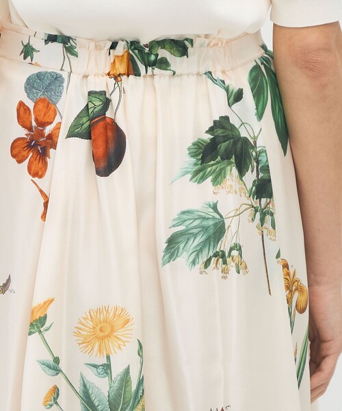 caban（キャバン）の「シルク Green Showerプリント フレアスカート（スカート・レディース・ホワイト系その他/ライトブルー/ブラウン系その他/イエロー系その他/ブラック系その他・XS/S）」の8枚目の写真