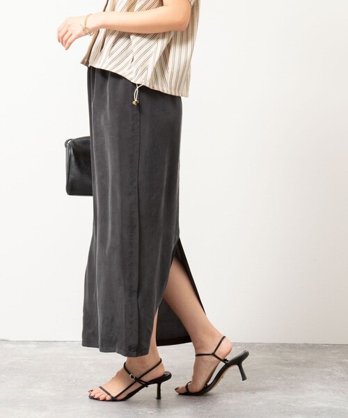 NOLLEY’S（ノーリーズ）の「《セットアップ対応》ウォッシャブルシルキーキュプライージースカート（スカート・レディース・ブラウン/チャコールグレー・36/38）」の2枚目の写真