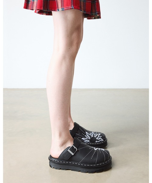 Dr. Martens(ドクターマーチン)の「Dr. Martens/ドクターマーチン ZEBZAG ミュール SOLAR FLARE スリングバッグ シューズ 42002001(その他シューズ・メンズ・ブラック・UK7/UK6/UK5/UK4/UK10/UK9/UK8/UK3/UK11)」の4枚目の写真