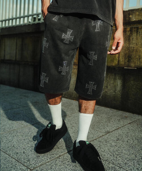 UNKNOWN LONDON(アンノウン・ロンドン)の「UNKNOWNLONDON/アンノウンロンドン/OUTLINE CROSS SWEAT SHORTS(スウェットパンツ・メンズ・ベージュ/レッド/ブラック・L/M/S)」の2枚目の写真