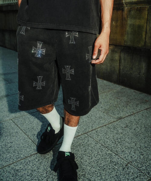 UNKNOWN LONDON(アンノウン・ロンドン)の「UNKNOWNLONDON/アンノウンロンドン/OUTLINE CROSS SWEAT SHORTS(スウェットパンツ・メンズ・ベージュ/レッド/ブラック・L/M/S)」の5枚目の写真