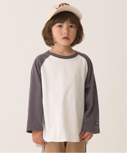 b・ROOM（ビールーム）の「【カイテキ天竺】ビッグシルエットラグランTシャツ（Tシャツ/カットソー・キッズ・スモークピンク/ブラック/チャコール/ブルー系その他・150cm/140cm/130cm/120cm/100cm/110cm）」の3枚目の写真