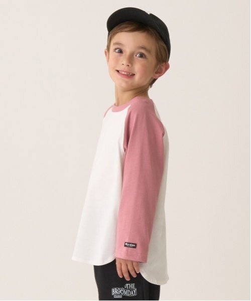 b・ROOM（ビールーム）の「【カイテキ天竺】ビッグシルエットラグランTシャツ（Tシャツ/カットソー・キッズ・スモークピンク/ブラック/チャコール/ブルー系その他・150cm/140cm/130cm/120cm/100cm/110cm）」の20枚目の写真