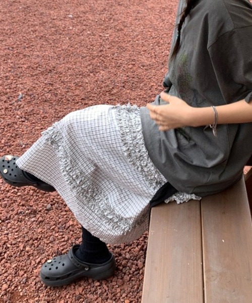 LYEON(リヨン)の「フリルチェックスカート(スカート・レディース・オフホワイト/ブラック・FREE)」の11枚目の写真