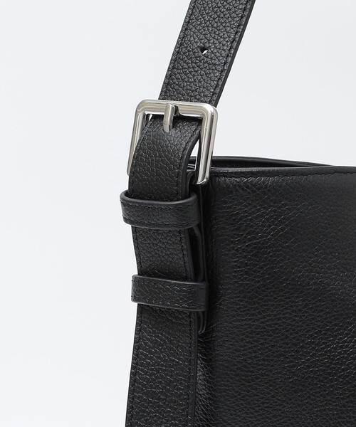 SHIPS（シップス）の「SHIPS: ソフト シュリンク レザー ショルダー バッグ（ショルダーバッグ・メンズ・ブラック・ONE SIZE）」の5枚目の写真