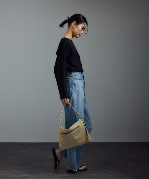 SALON adam et rope'（サロン アダム エ ロペ）の「【WEB限定】アセテートツイルロングスリーブTブラウス（シャツ/ブラウス・レディース・ブラック/ホワイト/ベージュ系その他・FREE）」の8枚目の写真