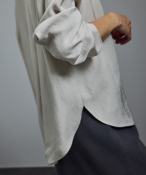 SALON adam et rope'（サロン アダム エ ロペ）の「【WEB限定】アセテートツイルロングスリーブTブラウス（シャツ/ブラウス・レディース・ブラック/ホワイト/ベージュ系その他・FREE）」の15枚目の写真