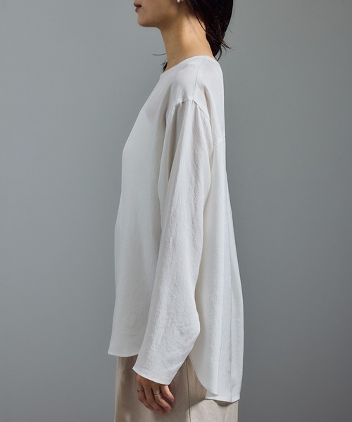 SALON adam et rope'（サロン アダム エ ロペ）の「【WEB限定】アセテートツイルロングスリーブTブラウス（シャツ/ブラウス・レディース・ブラック/ホワイト/ベージュ系その他・FREE）」の17枚目の写真