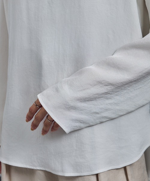 SALON adam et rope'（サロン アダム エ ロペ）の「【WEB限定】アセテートツイルロングスリーブTブラウス（シャツ/ブラウス・レディース・ブラック/ホワイト/ベージュ系その他・FREE）」の20枚目の写真