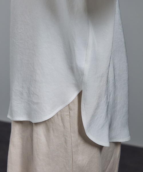 SALON adam et rope'（サロン アダム エ ロペ）の「【WEB限定】アセテートツイルロングスリーブTブラウス（シャツ/ブラウス・レディース・ブラック/ホワイト/ベージュ系その他・FREE）」の21枚目の写真