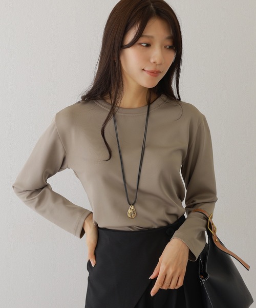 DAYRA(デイラ)の「ソリッドカラー クルーネック 長袖 ベーシック プルオーバー(Tシャツ/カットソー・レディース・モカ/ネイビー/グレー/ブラック/グレイッシュベージュ/ホワイト/ライトグレー・M/XL)」の18枚目の写真
