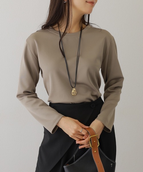 DAYRA(デイラ)の「ソリッドカラー クルーネック 長袖 ベーシック プルオーバー(Tシャツ/カットソー・レディース・モカ/ネイビー/グレー/ブラック/グレイッシュベージュ/ホワイト/ライトグレー・M/XL)」の21枚目の写真