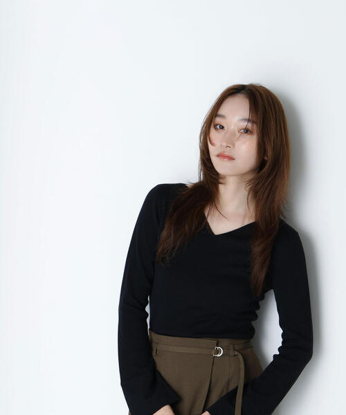 NATURAL BEAUTY BASIC（ナチュラルビューティーベーシック）の「◇ニュアンスネックフレアスリーブニット（ニット/セーター・レディース・グレー系その他/ブラック/レッド・FREE）」の10枚目の写真