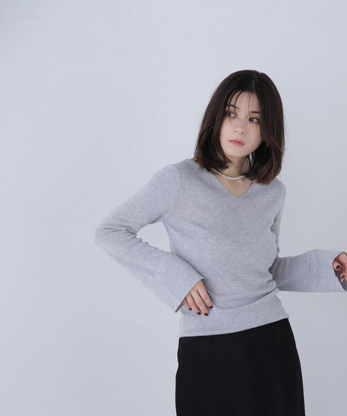 NATURAL BEAUTY BASIC（ナチュラルビューティーベーシック）の「◇ニュアンスネックフレアスリーブニット（ニット/セーター・レディース・グレー系その他/ブラック/レッド・FREE）」の17枚目の写真