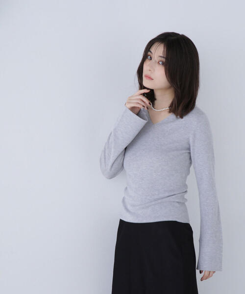 NATURAL BEAUTY BASIC（ナチュラルビューティーベーシック）の「◇ニュアンスネックフレアスリーブニット（ニット/セーター・レディース・グレー系その他/ブラック/レッド・FREE）」の19枚目の写真