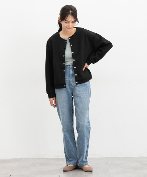 Honeys(ハニーズ)の「ドット釦クルーカーデ(カーディガン/ボレロ・レディース・グレイッシュベージュ/ブラック/ブルーグリーン/ネイビー/モカ・L/LL/M)」の7枚目の写真