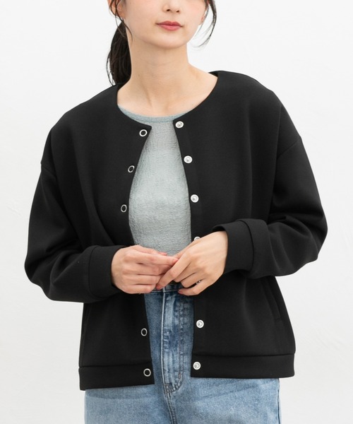 Honeys(ハニーズ)の「ドット釦クルーカーデ(カーディガン/ボレロ・レディース・グレイッシュベージュ/ブラック/ブルーグリーン/ネイビー/モカ・L/LL/M)」の8枚目の写真