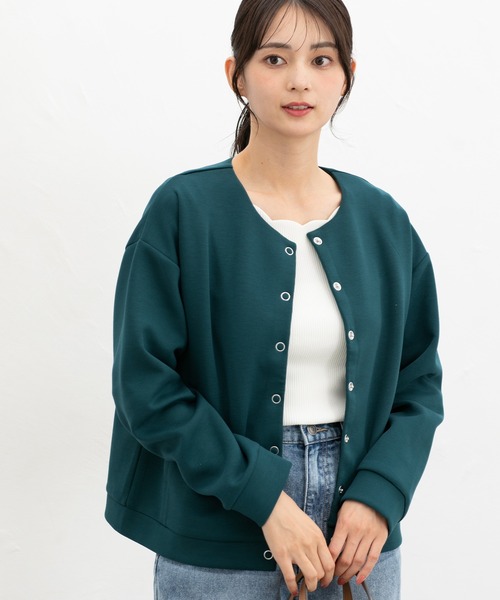 Honeys(ハニーズ)の「ドット釦クルーカーデ(カーディガン/ボレロ・レディース・グレイッシュベージュ/ブラック/ブルーグリーン/ネイビー/モカ・L/LL/M)」の13枚目の写真