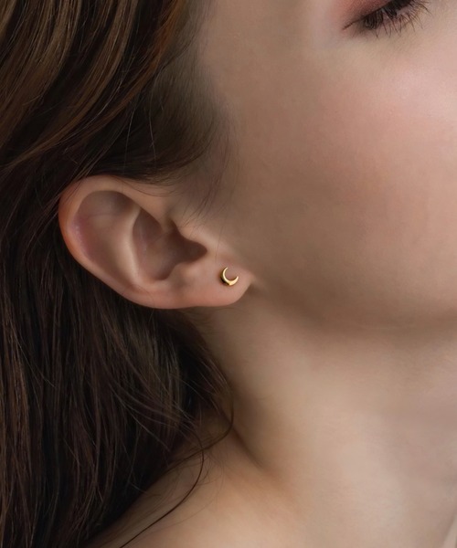muku(ムク)の「PIERCE/MINI MOON(ピアス(両耳用)・レディース・ゴールド/シルバー・FREE)」の2枚目の写真