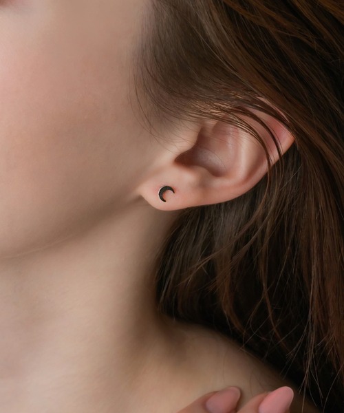 muku(ムク)の「PIERCE/MINI MOON(ピアス(両耳用)・レディース・ゴールド/シルバー・FREE)」の3枚目の写真