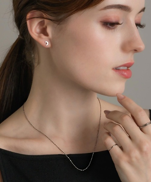 muku(ムク)の「PIERCE/MINI MOON(ピアス(両耳用)・レディース・ゴールド/シルバー・FREE)」の9枚目の写真