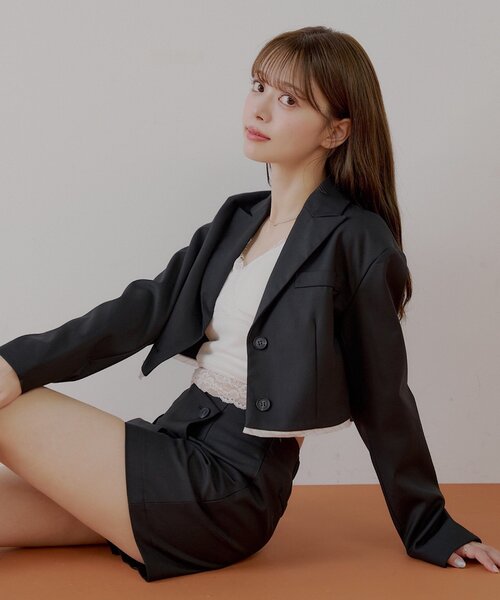ROCHAS 黒ジャケット　ショート丈 ROCHAS 黒ジャケット ショート丈