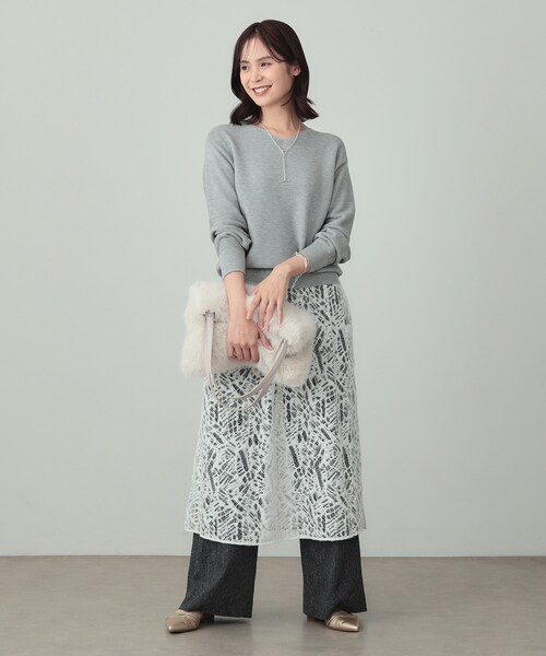 INDIVI（インディヴィ）の「【2WAY】フェイクファートート（トートバッグ・レディース・オフホワイト/グレー・00）」の4枚目の写真