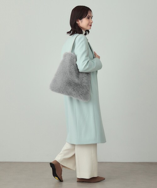 INDIVI（インディヴィ）の「【2WAY】フェイクファートート（トートバッグ・レディース・オフホワイト/グレー・00）」の6枚目の写真