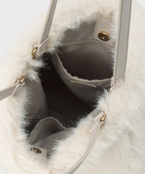 INDIVI（インディヴィ）の「【2WAY】フェイクファートート（トートバッグ・レディース・オフホワイト/グレー・00）」の12枚目の写真