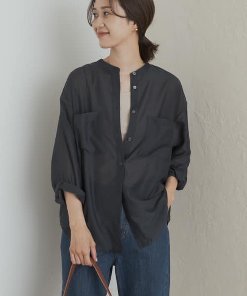 URBAN RESEARCH DOORS（アーバンリサーチドアーズ）の「シアーバンドカラーシャツ（シャツ/ブラウス・レディース・ネイビー/グレー/バーガンディー・MEDIUM）」の20枚目の写真