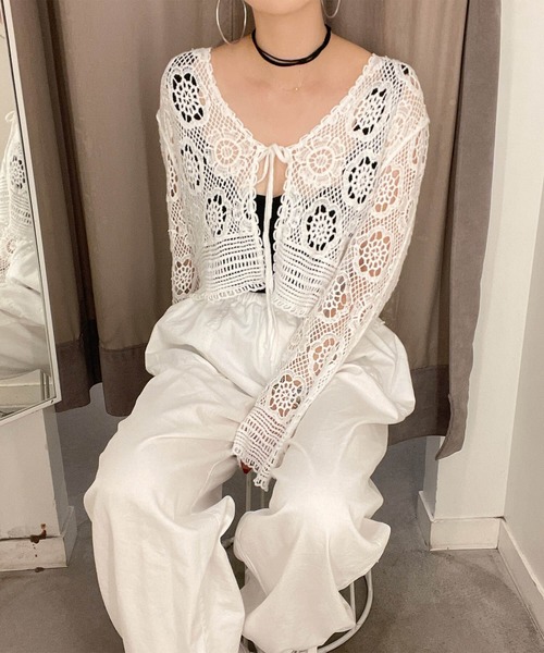 ISOOK（アイスー）の「花柄メッシュカーディガン(comochi) / レースカーディガン ショート丈 ボレロ レイヤード リボン 重ね着 薄手 長袖 羽織り 冷房対策 日焼け対策 ホワイト ベージュ 白 茶（カーディガン/ボレロ・レディース・ベージュ/ホワイト・FREE）」の5枚目の写真