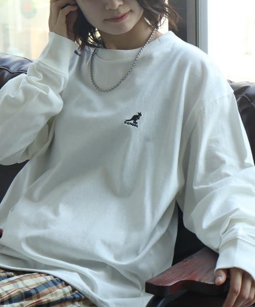 KANGOL(カンゴール)の「【KANGOL/カンゴール】別注 天竺ロゴ刺繍 ロングスリーブ クルーネック Tシャツ(Tシャツ/カットソー・メンズ・ホワイト/ブラウン/ネイビー/ブラック/杢グレー・M/L/XL)」の2枚目の写真