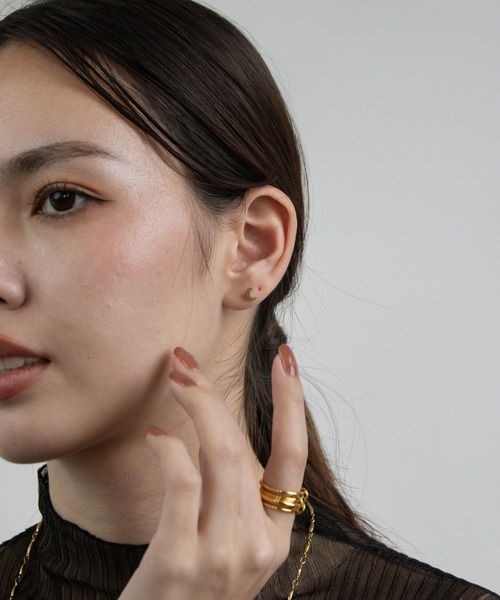 abaskdesign(アバスクデザイン)の「金属アレルギー対応三日月ピアス(ピアス(両耳用)・レディース・ゴールド/シルバー・FREE)」の3枚目の写真