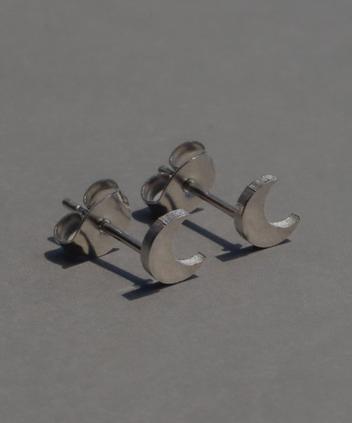 abaskdesign(アバスクデザイン)の「金属アレルギー対応三日月ピアス(ピアス(両耳用)・レディース・ゴールド/シルバー・FREE)」の11枚目の写真