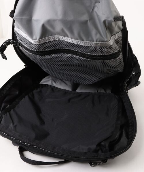 L.L.Bean（エルエルビーン）の「ストアウェイ・デイ・パック、28L（バックパック/リュック・レディース・ブラック/ネイビー/グレー/オリーブドラブ・ONE SIZE）」の12枚目の写真