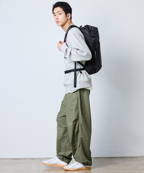 L.L.Bean(エルエルビーン)の「ストアウェイ・デイ・パック、28L(バックパック/リュック・レディース・ブラック/ネイビー/グレー/オリーブドラブ・ONE SIZE)」の22枚目の写真