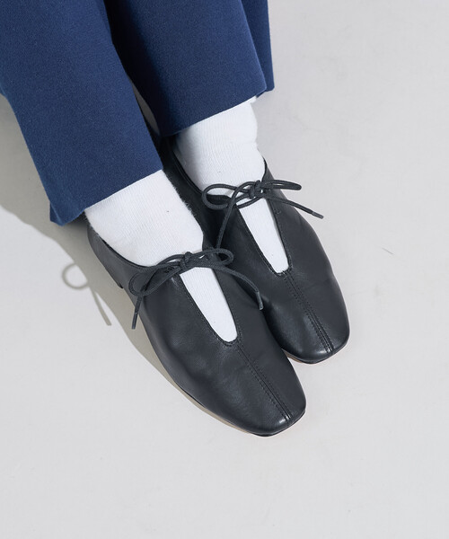 FREAK'S STORE（フリークスストア）の「SOFI/ソフィー リボン フラットレザーシューズ/ 紐付き バレエシューズ（バレエシューズ・レディース・ブラック/ブラウン/シルバー・38/36/37）」の2枚目の写真