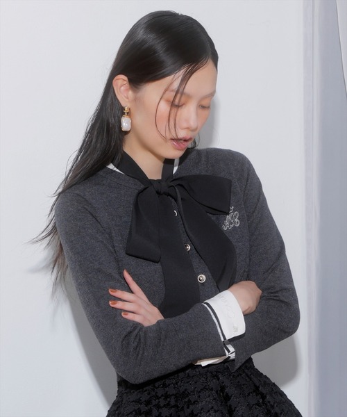AND COUTURE(アンドクチュール)の「刺繍クルーネックカーディガン(カーディガン/ボレロ・レディース・キャメル/ボルドー/グレー/ブラック・FREE)」の17枚目の写真