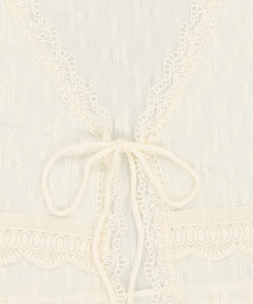 SPINNS(スピンズ)の「レースボレロカーディガン/2段/NEO森ガール(カーディガン/ボレロ・レディース・アイボリー・ONESIZE)」の3枚目の写真