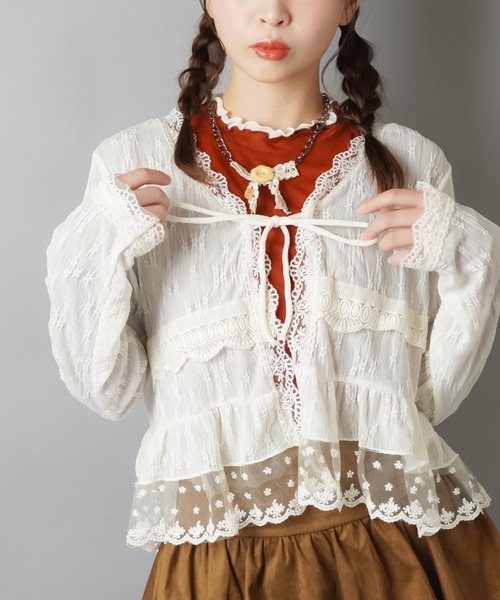 SPINNS(スピンズ)の「レースボレロカーディガン/2段/NEO森ガール(カーディガン/ボレロ・レディース・アイボリー・ONESIZE)」の6枚目の写真