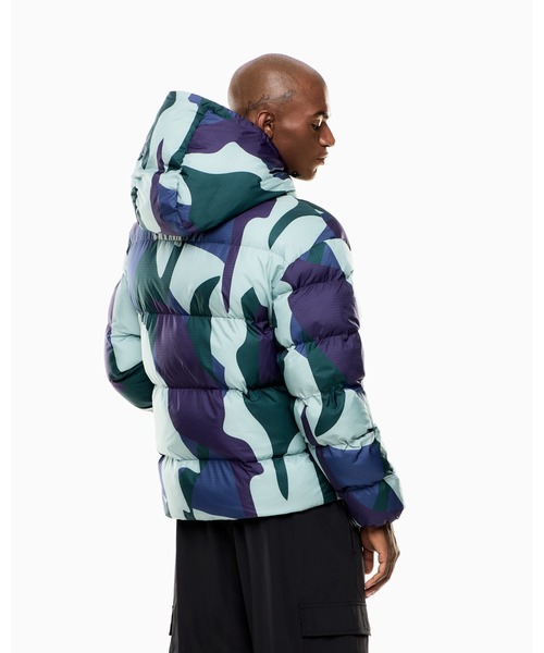 EMPORIO ARMANI EA7（エンポリオアルマーニイーエーセブン）の「<オンライン限定>【エンポリオ アルマーニ EA7】フード付きパデッドジャケット イリデセントナイロン（その他アウター・メンズ・マルチ/グリーン系カモフラージュ・X-LARGE/MEDIUM/X-SMALL/SMALL/LARGE）」の9枚目の写真