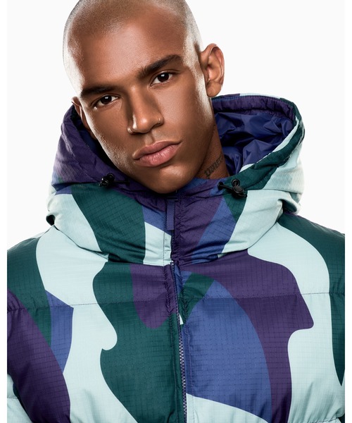 EMPORIO ARMANI EA7（エンポリオアルマーニイーエーセブン）の「<オンライン限定>【エンポリオ アルマーニ EA7】フード付きパデッドジャケット イリデセントナイロン（その他アウター・メンズ・マルチ/グリーン系カモフラージュ・X-LARGE/MEDIUM/X-SMALL/SMALL/LARGE）」の11枚目の写真