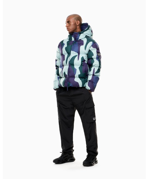 EMPORIO ARMANI EA7（エンポリオアルマーニイーエーセブン）の「<オンライン限定>【エンポリオ アルマーニ EA7】フード付きパデッドジャケット イリデセントナイロン（その他アウター・メンズ・マルチ/グリーン系カモフラージュ・X-LARGE/MEDIUM/X-SMALL/SMALL/LARGE）」の10枚目の写真