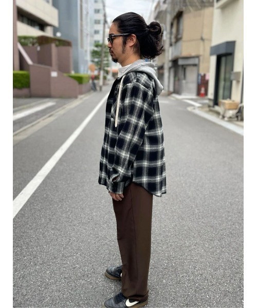 BACK NUMBER（バックナンバー）の「【店頭で人気】【BACK NUMBER】フード付きオーバーサイズチェックネルシャツ (オーバーサイズ/微起毛/羽織り/シーズンレス/大人のカジュアル/トレンド)（シャツ/ブラウス・メンズ・ブラック/ブラウン/グリーン・L/XL/M）」の13枚目の写真