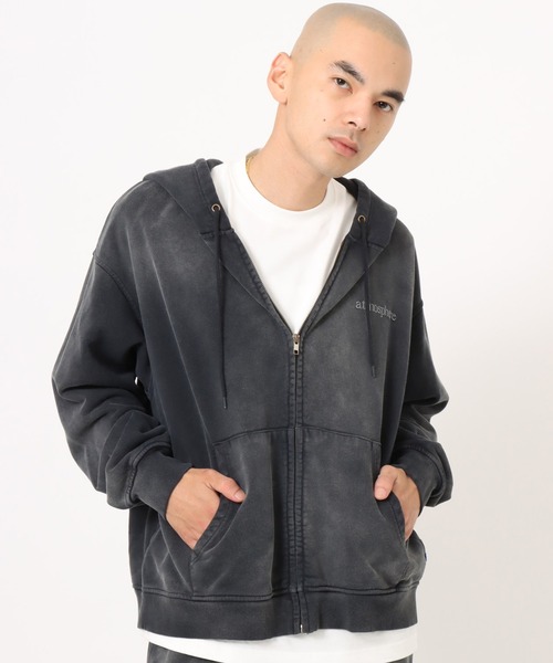 atmos(アトモス)の「atmos Fade Color Zip-up Hooded Sweatshirt / アトモス フェード カラー ジップアップ フーデッド スウェットシャツ(パーカー・メンズ・ベージュ/ブラック/ブルー・M/L/XL)」の4枚目の写真