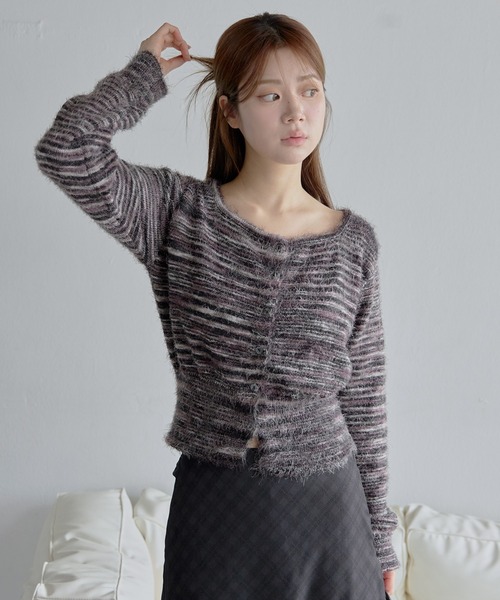UNE MANSION（ユヌマンション）の「ミックススクエアネックアンゴラぼかしカーディガンニット（カーディガン/ボレロ・レディース・グレー系その他/ブラック系その他/ブルー系その他・FREE）」の2枚目の写真