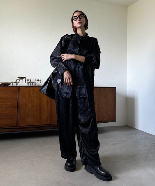 CFT.（シフト）の「ウルウルサテンビッグシャツ（シャツ/ブラウス・レディース・ブラック・FREE）」の3枚目の写真